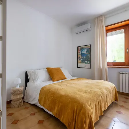 Spaziosa Villa Con Piscina, Bbq E Campi Da Tennis Villa