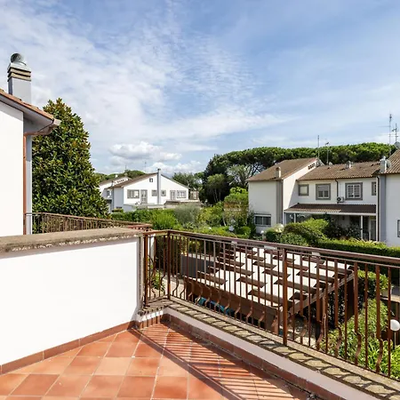 Spaziosa Con Piscina, Bbq E Campi Da Tennis Per Famiglie E Gruppi Di Amici Villa *
