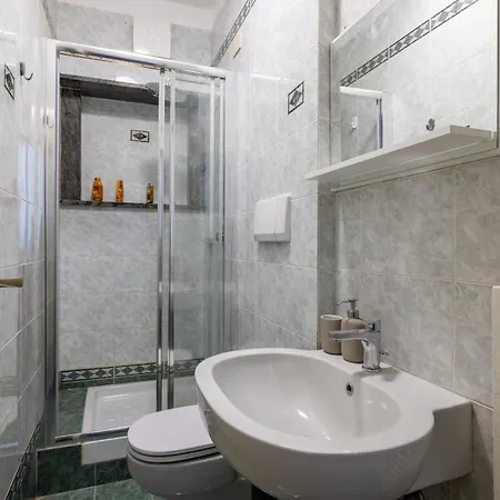 Spaziosa Villa Con Piscina, Bbq E Campi Da Tennis Villa *