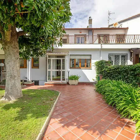 Spaziosa Villa Con Piscina, Bbq E Campi Da Tennis Villa Casal Palocco