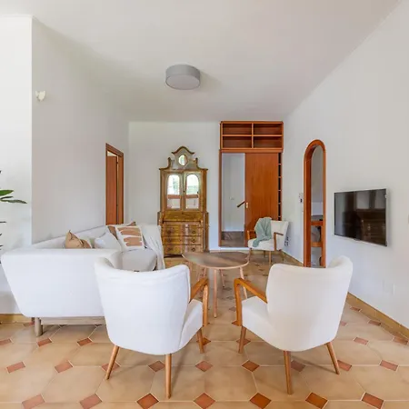 Spaziosa Con Piscina, Bbq E Campi Da Tennis Per Famiglie E Gruppi Di Amici Villa *
