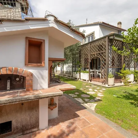Spaziosa Con Piscina, Bbq E Campi Da Tennis Per Famiglie E Gruppi Di Amici Villa Casal Palocco