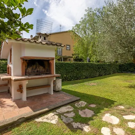 Villa Spaziosa Con Piscina, Bbq E Campi Da Tennis Per Famiglie E Gruppi Di Amici Casal Palocco