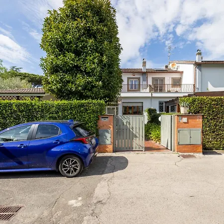 Spaziosa Con Piscina, Bbq E Campi Da Tennis Per Famiglie E Gruppi Di Amici Villa