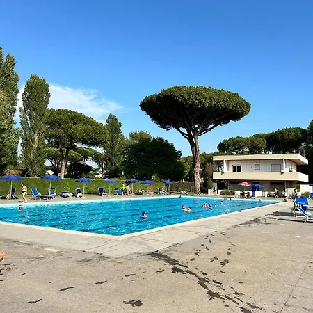 Spaziosa Con Piscina, Bbq E Campi Da Tennis Per Famiglie E Gruppi Di Amici *